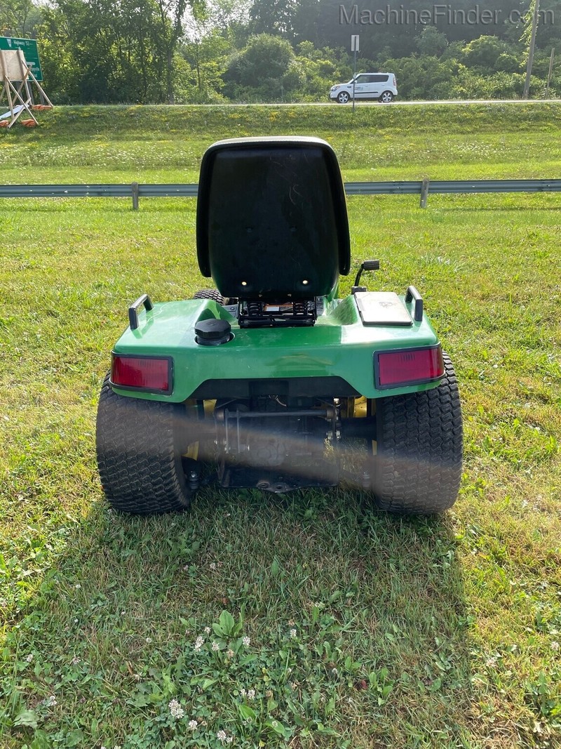 Property Maintenance  1999 John Deere 425 Lawn Tractor Photo